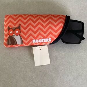 Hooters Sunglass Case
